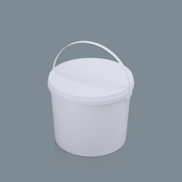 5lt White Lightweight (Plastic Handle) (900) with White Lid